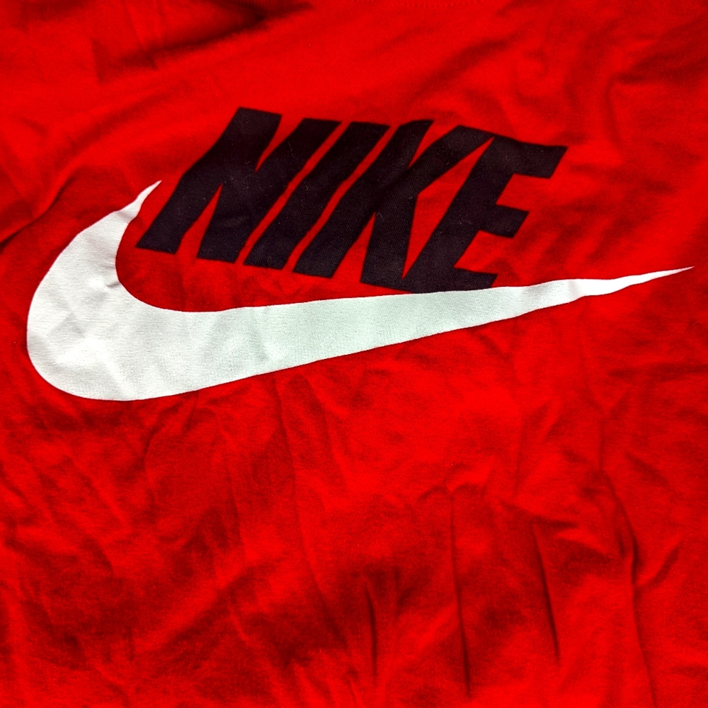 Long sleeve the Nike tee athletic cut